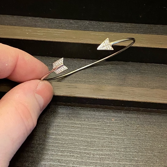 Brand new .925 arrow bracelet - Picture 5 of 7